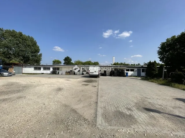Eladó kereskedelmi és ipari ingatlan Budapest XVII. kerület, Rákoshegy 1500 nm