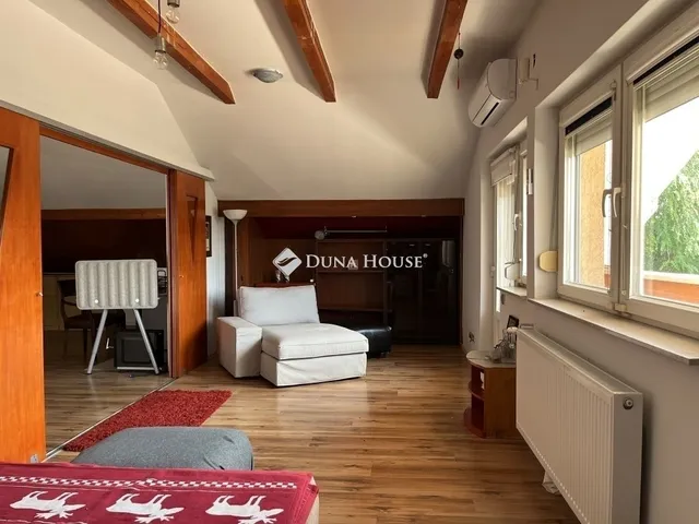 Eladó ház Budapest XXI. kerület, Királyerdő 320 nm