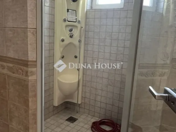 Eladó ház Budapest XXI. kerület, Királyerdő 320 nm