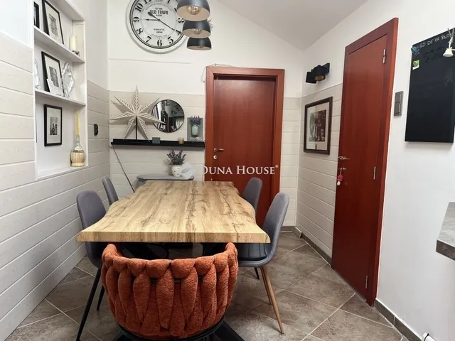 Eladó ház Budapest XXI. kerület, Királyerdő 320 nm