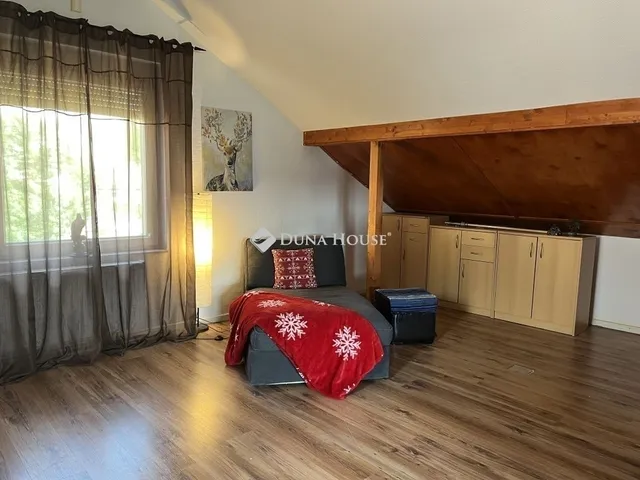 Eladó ház Budapest XXI. kerület, Királyerdő 320 nm