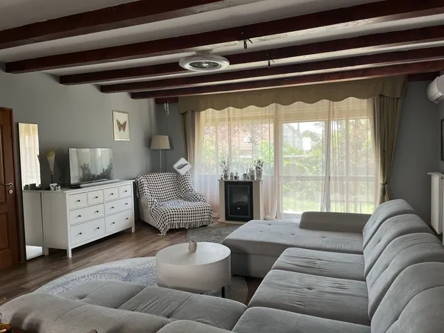 Eladó ház Budapest XXI. kerület, Királyerdő 320 nm