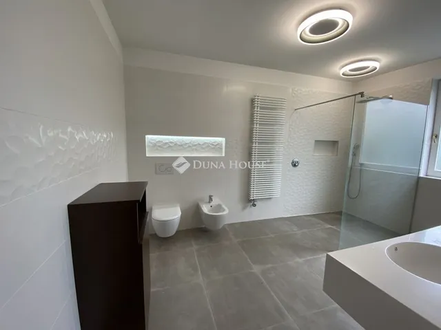 Eladó ház Budapest XVII. kerület 210 nm