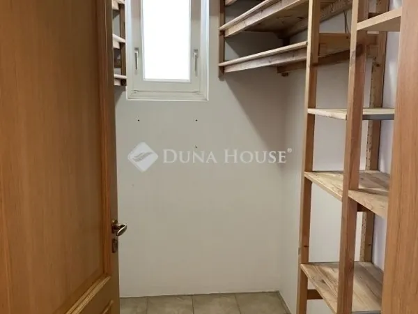 Eladó ház Budapest XVII. kerület 210 nm