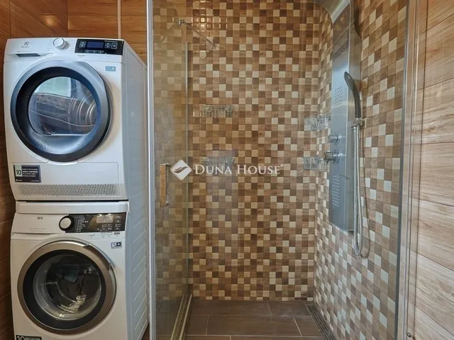 Eladó ház Budapest XVI. kerület 175 nm