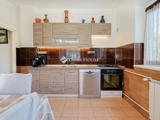 Eladó ház Budapest XVI. kerület 175 nm