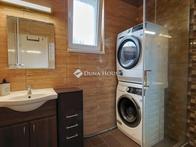 Eladó ház Budapest XVI. kerület 175 nm