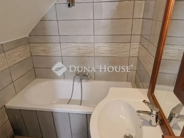 Eladó ház Budapest XVI. kerület 175 nm