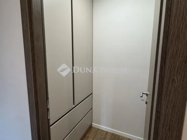 Eladó lakás Budapest XV. kerület 71 nm