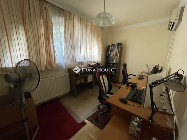 Eladó ház Budapest XV. kerület 400 nm