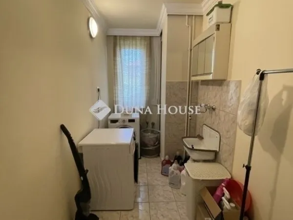 Eladó ház Budapest XV. kerület 400 nm