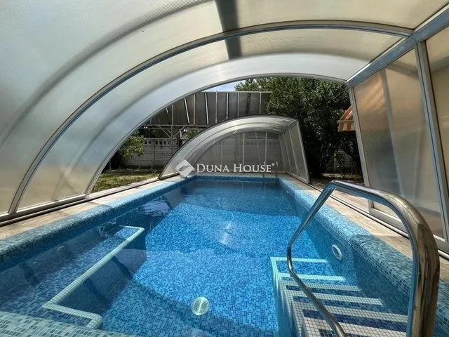 Eladó ház Budapest XV. kerület 400 nm