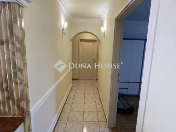 Eladó ház Budapest XV. kerület 400 nm