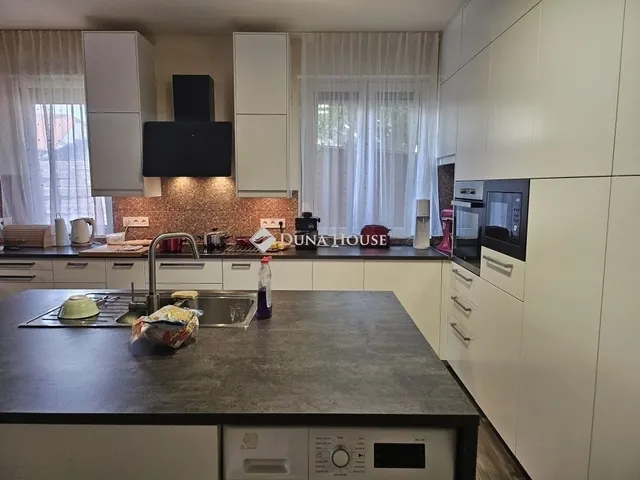 Eladó ház Budapest XV. kerület 110 nm