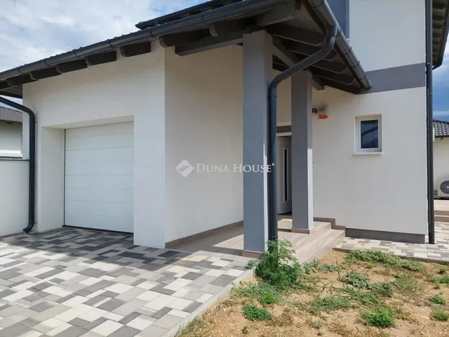 Eladó ház Budapest XVIII. kerület 98 nm