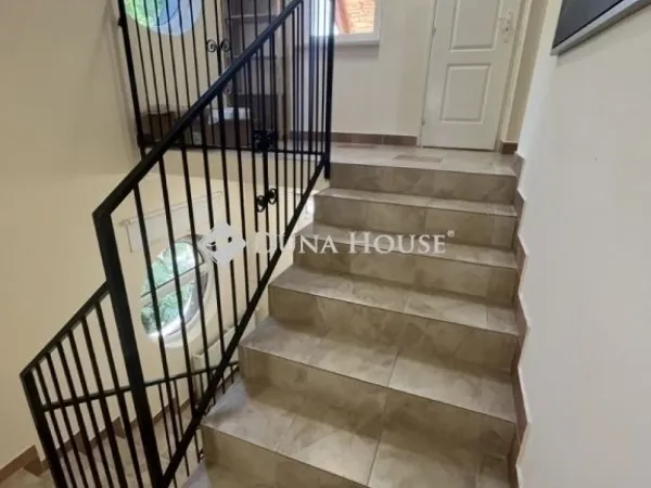 Eladó ház Budapest XVI. kerület 180 nm