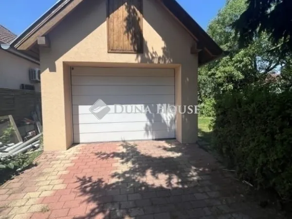 Eladó ház Budapest XVI. kerület 180 nm