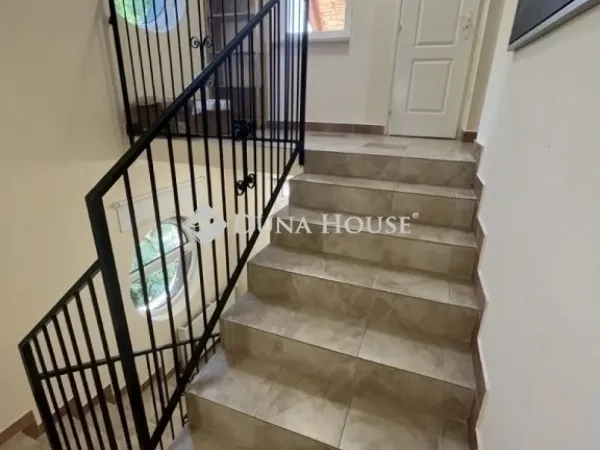 Eladó ház Budapest XVI. kerület 180 nm