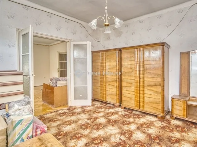 Eladó ház Budapest XVI. kerület 211 nm
