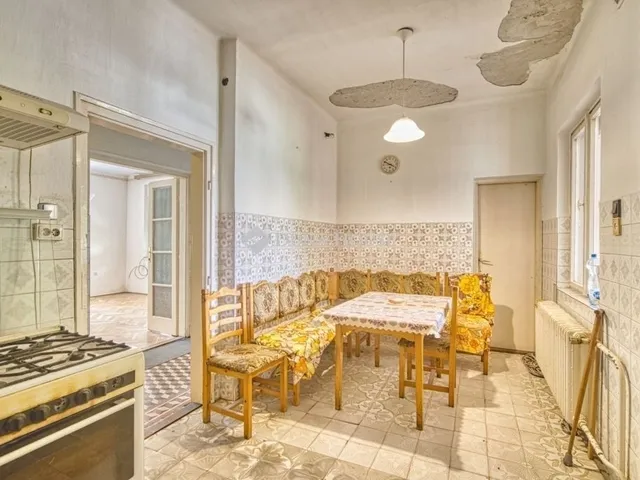 Eladó ház Budapest XVI. kerület 211 nm