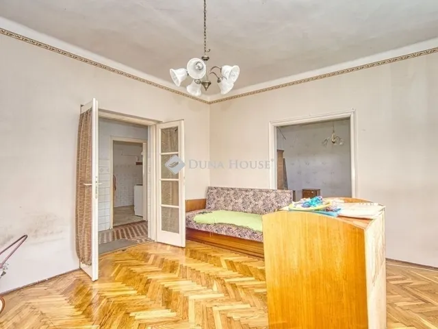 Eladó ház Budapest XVI. kerület 211 nm