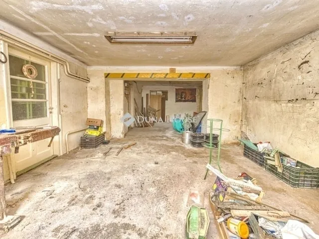 Eladó ház Budapest XVI. kerület 211 nm