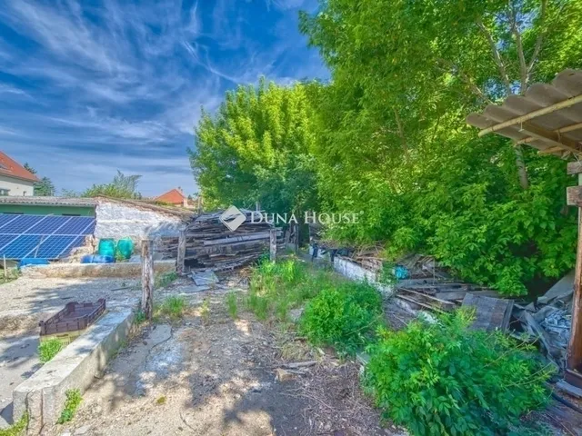 Eladó ház Budapest XVI. kerület 211 nm