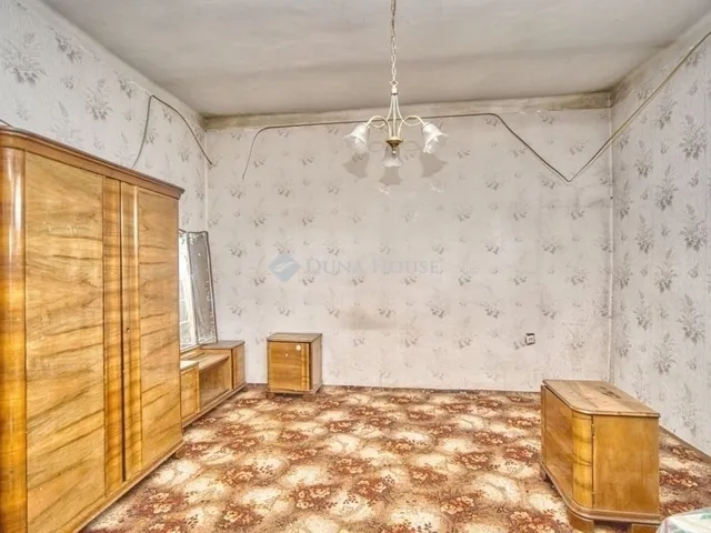 Eladó ház Budapest XVI. kerület 211 nm