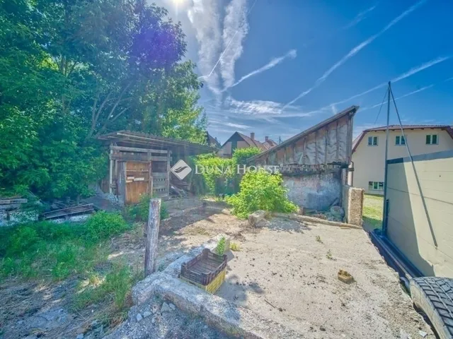 Eladó ház Budapest XVI. kerület 211 nm