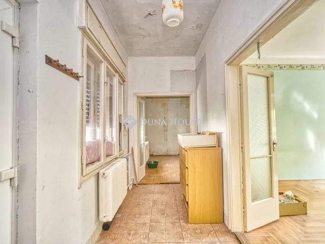 Eladó ház Budapest XVI. kerület 211 nm