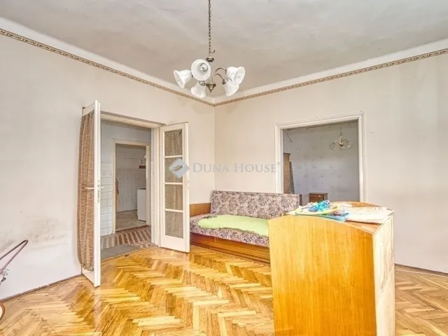 Eladó ház Budapest XVI. kerület 211 nm
