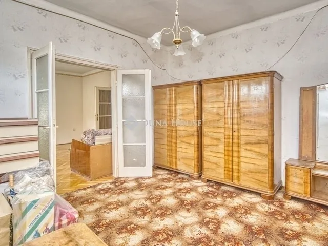 Eladó ház Budapest XVI. kerület 211 nm