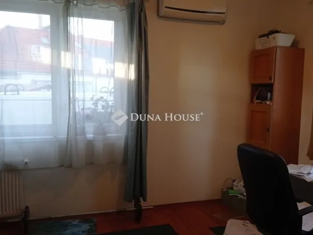 Eladó ház Budapest XVI. kerület 222 nm