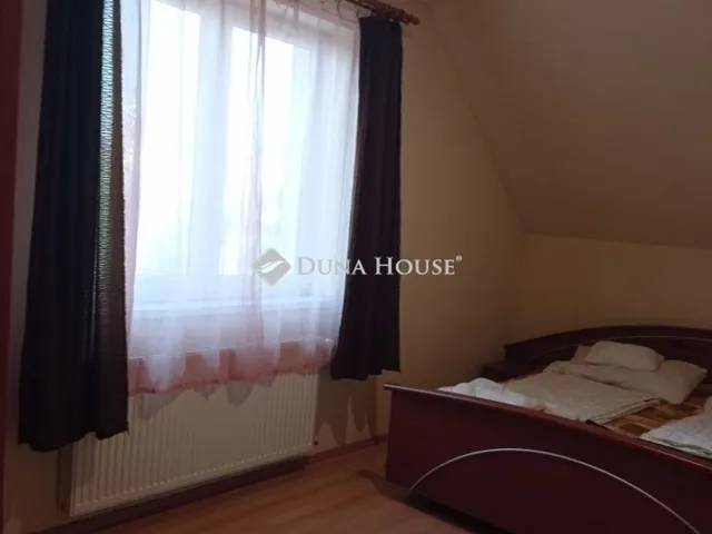 Eladó ház Budapest XVI. kerület 222 nm