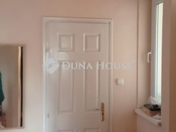 Eladó ház Budapest XVI. kerület 222 nm