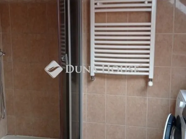 Eladó ház Budapest XVI. kerület 222 nm