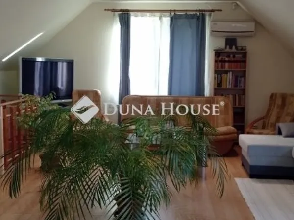 Eladó ház Budapest XVI. kerület 222 nm