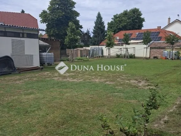 Eladó telek Budapest XVI. kerület 516 nm