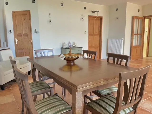 Eladó ház Gyál 264 nm