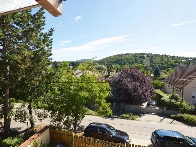 Eladó ház Budapest II. kerület, Máriaremete 220 nm