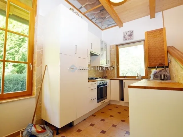 Eladó ház Budapest II. kerület, Máriaremete 220 nm