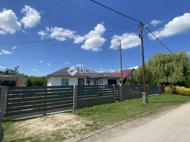 Eladó ház Nagykáta 229 nm