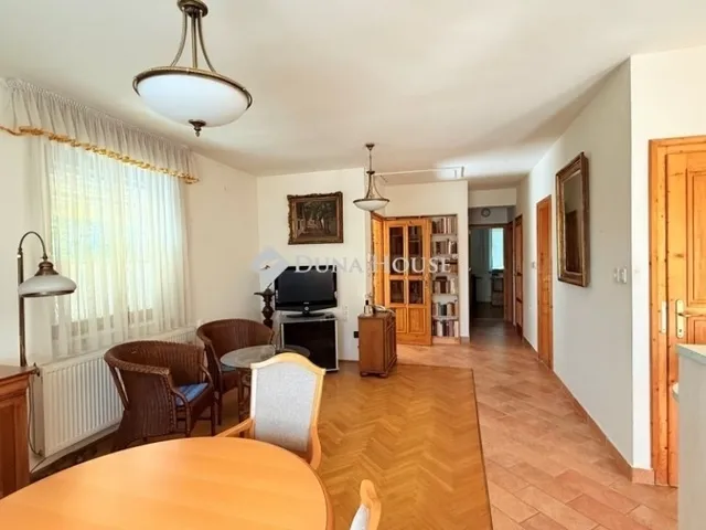 Eladó ház Pócsmegyer 160 nm