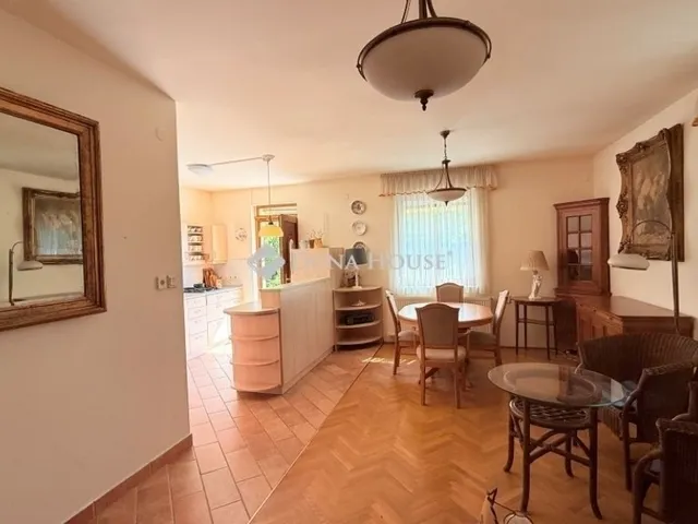 Eladó ház Pócsmegyer 160 nm