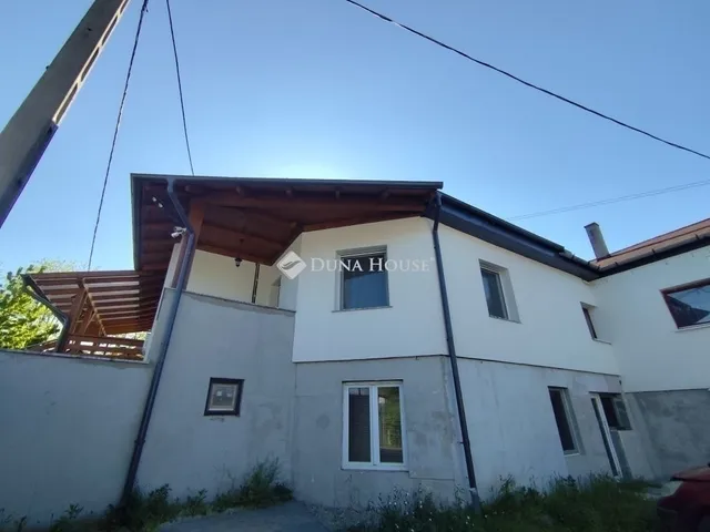 Eladó lakás Ócsa 78 nm