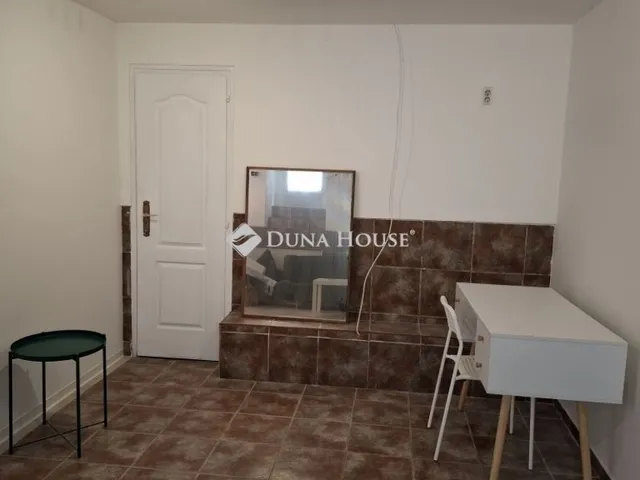 Eladó kereskedelmi és ipari ingatlan Budapest VII. kerület 41 nm