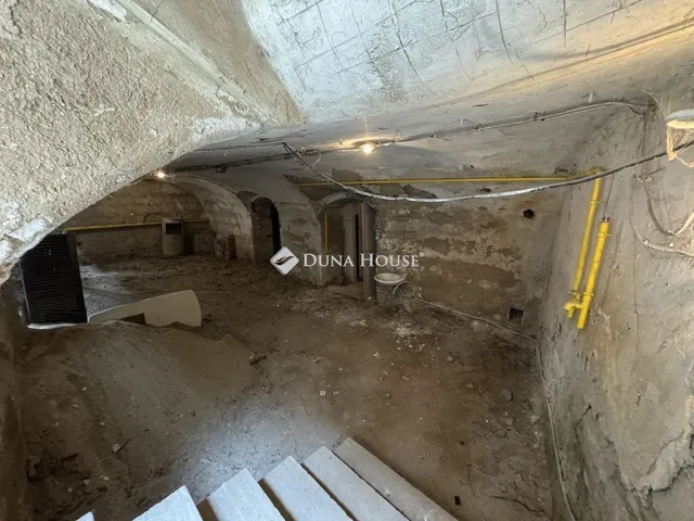 Eladó kereskedelmi és ipari ingatlan Budapest VII. kerület 100 nm