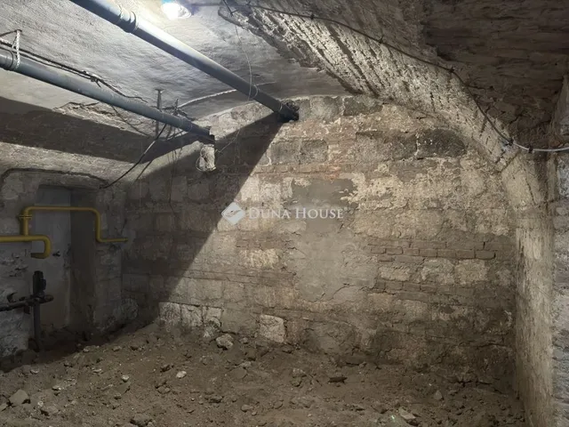 Eladó kereskedelmi és ipari ingatlan Budapest VII. kerület 100 nm