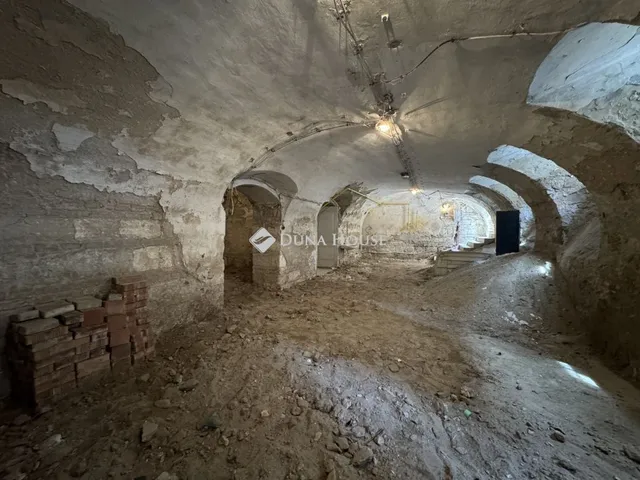 Eladó kereskedelmi és ipari ingatlan Budapest VII. kerület, Ligetváros 100 nm