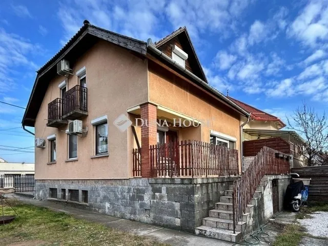 Eladó ház Budapest XVIII. kerület, Almáskert 130 nm